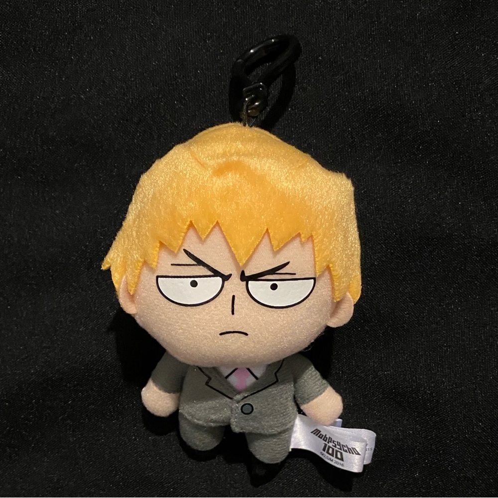 Great Eastern Entertainment Mob Psycho Plush Keychain View 3